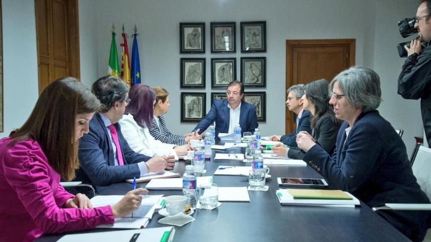 La Junta trabaja en un plan autonómico de vivienda con ayudas propias