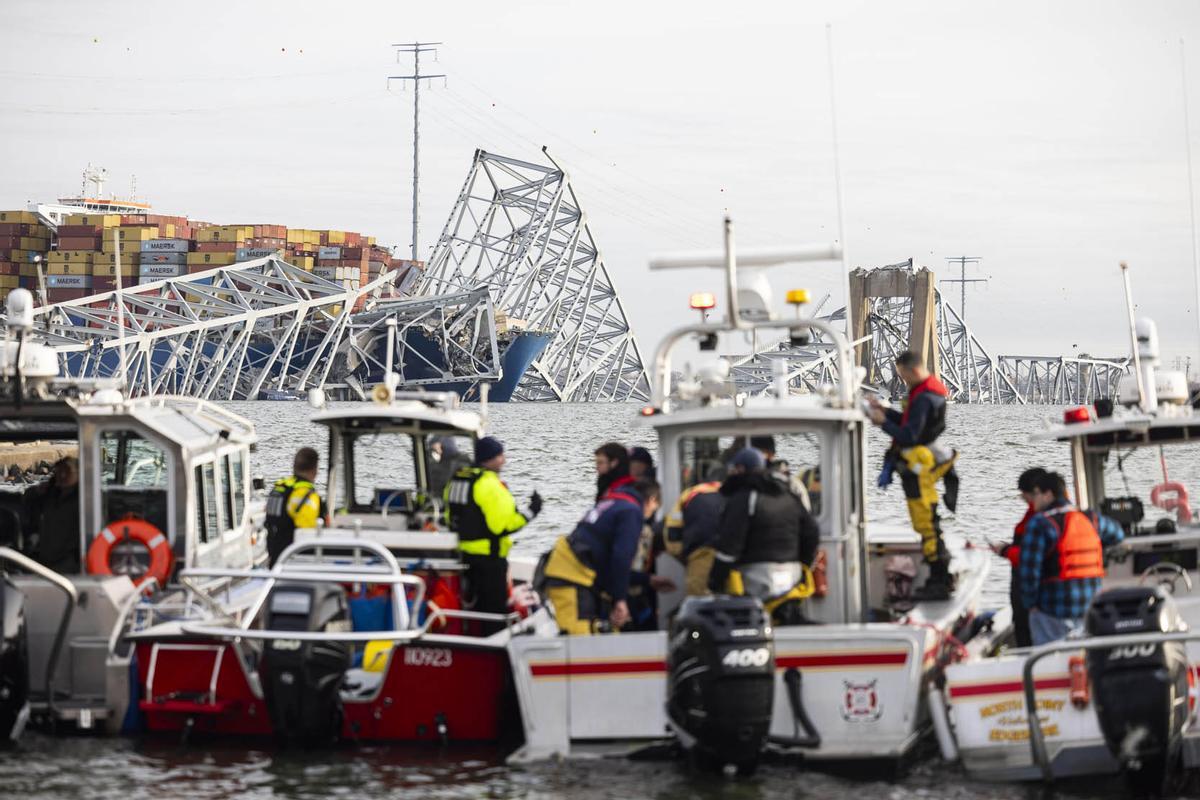 Un barco carguero  impacta contra el puente Francis Scott Key en Baltimore