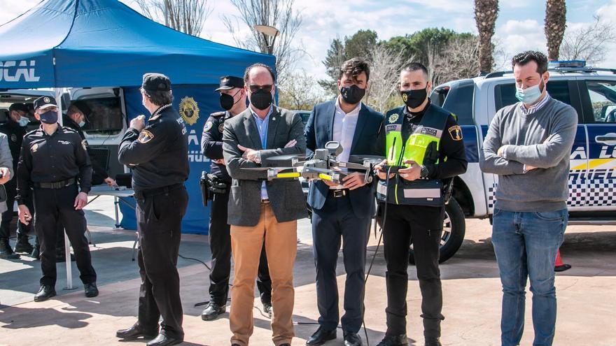 La Policía Local de Orihuela crea una unidad de drones que pilotarán cuatro agentes