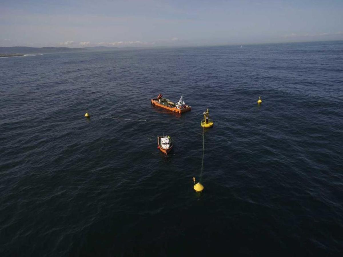La boya viguesa "Gelula", ya a prueba en Punta Langosteira La boya viguesa "Gelula", ya a prueba en Punta Langosteira
