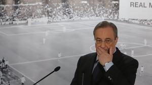 Florentino Pérez se muestra en la rueda de prensa.