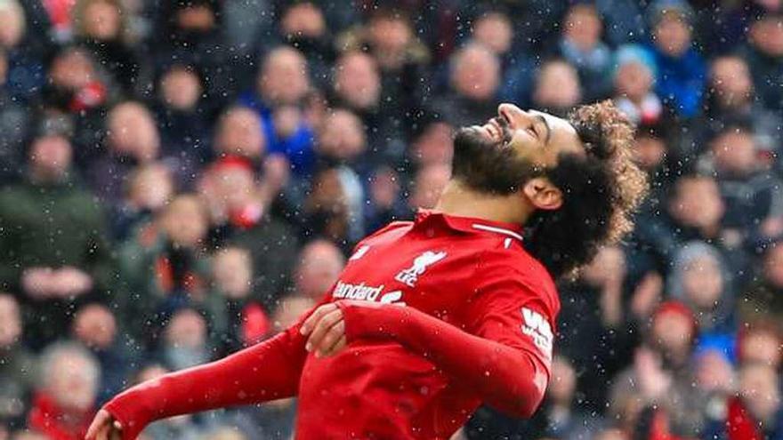 Salah celebra uno de los goles del Liverpool al Burnley. // Peter Byrne