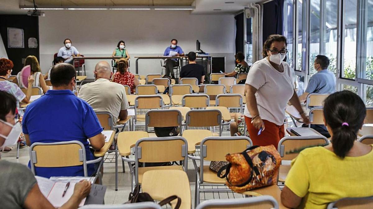 Reunión de los jefes de departamento de un instituto el primer día del curso.