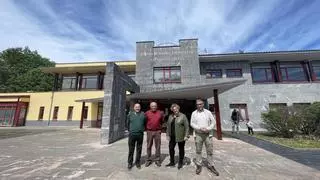Siero finaliza las obras de reparación de la cubierta y fachadas del Centro Polivalente de Santiago Arenas,  "corazón del pueblo"