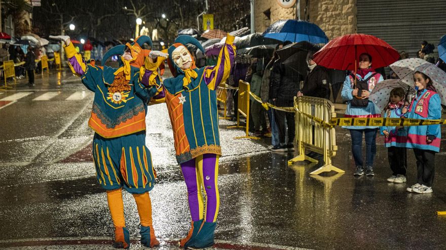 La pluja fa la guitza al Carnaval de Solsona i obliga a suspendre actes