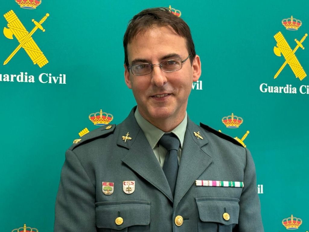 VÍDEO: Habla el teniente de la Guardia Civil que salvó vidas en una residencia de Siero: "Estaba todo lleno de humo"