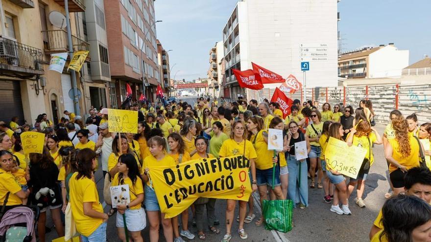 La protesta de docents a Manresa, en imatges
