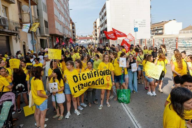 La protesta de docents a Manresa, en imatges