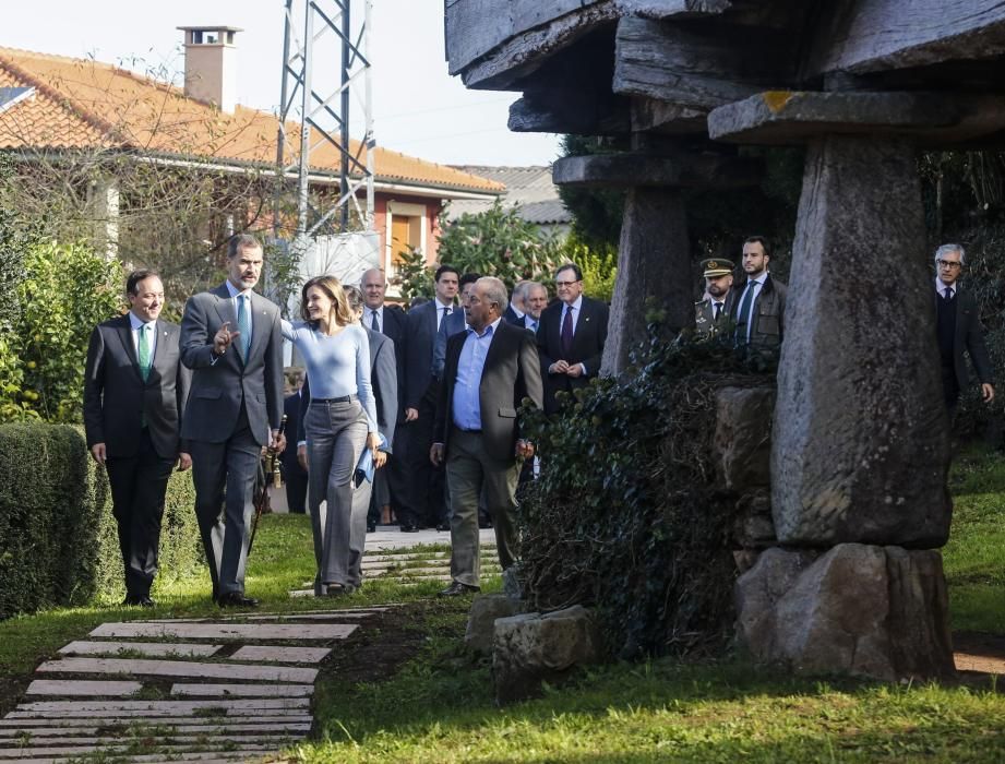 Los Reyes visitan Poreñu, Pueblo Ejemplar 2017