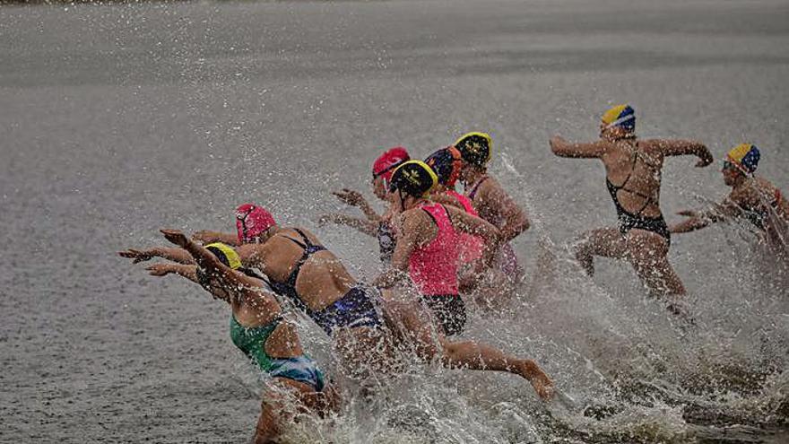 Salida de una prueba de natación. / Emilio Fraile