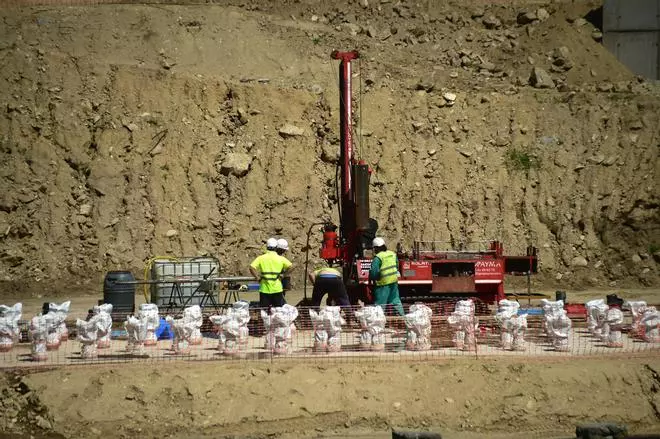 Fotogalería | Voladura por las obras del puente del río Jerte en Cabezuela del Valle