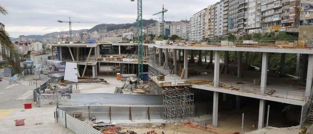 La vuelta del ladrillo tras Semana Santa: seguridad, subcontratas movilizadas y pendientes del material