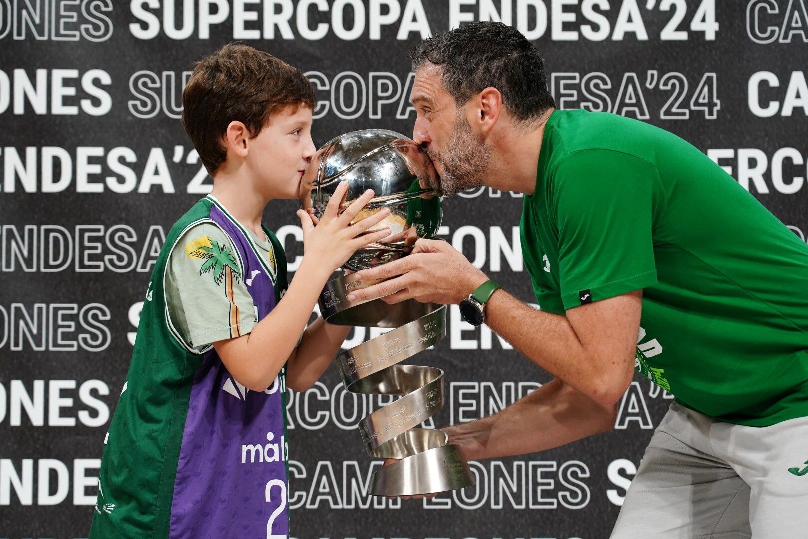 Sesión de fotos al Unicaja como campeón de la Supercopa de España 2024, tras derrotar al Real Madrid