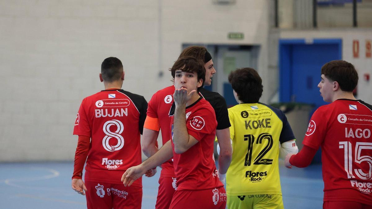 Álvaro Gandoy celebra un gol del 5 Coruña esta temporada.