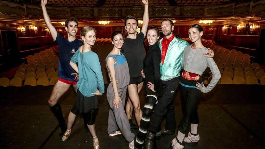 Álvaro Rodríguez, Léonore Baulac, Sara Renda, Sébastien Bertaud, Itziar Mendizábal, Jean Sébastien Colau y Claire Teisseyre, en el Jovellanos.