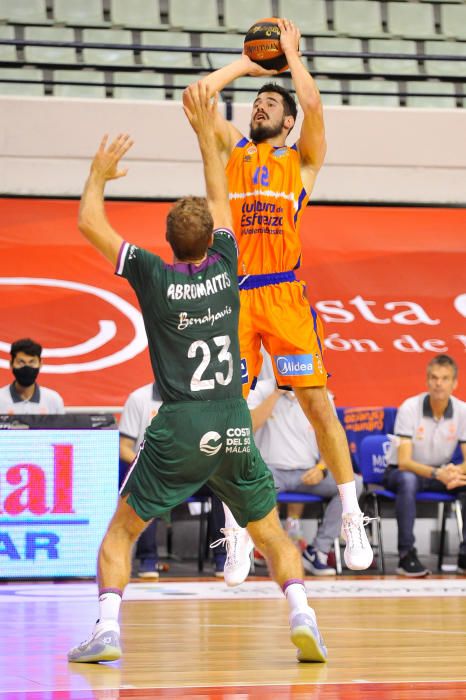 Partido entre el Unicaja y el Valencia Basket