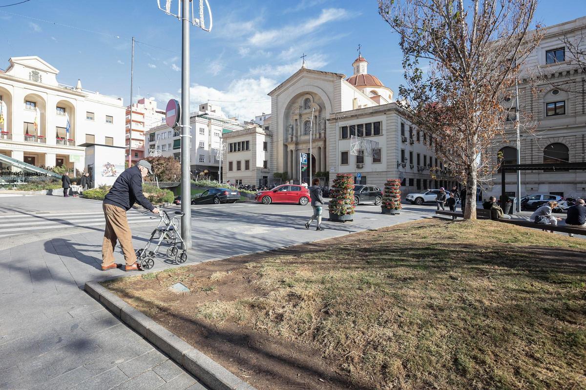 Así está la Plaza de la Montañeta en plenas Navidades