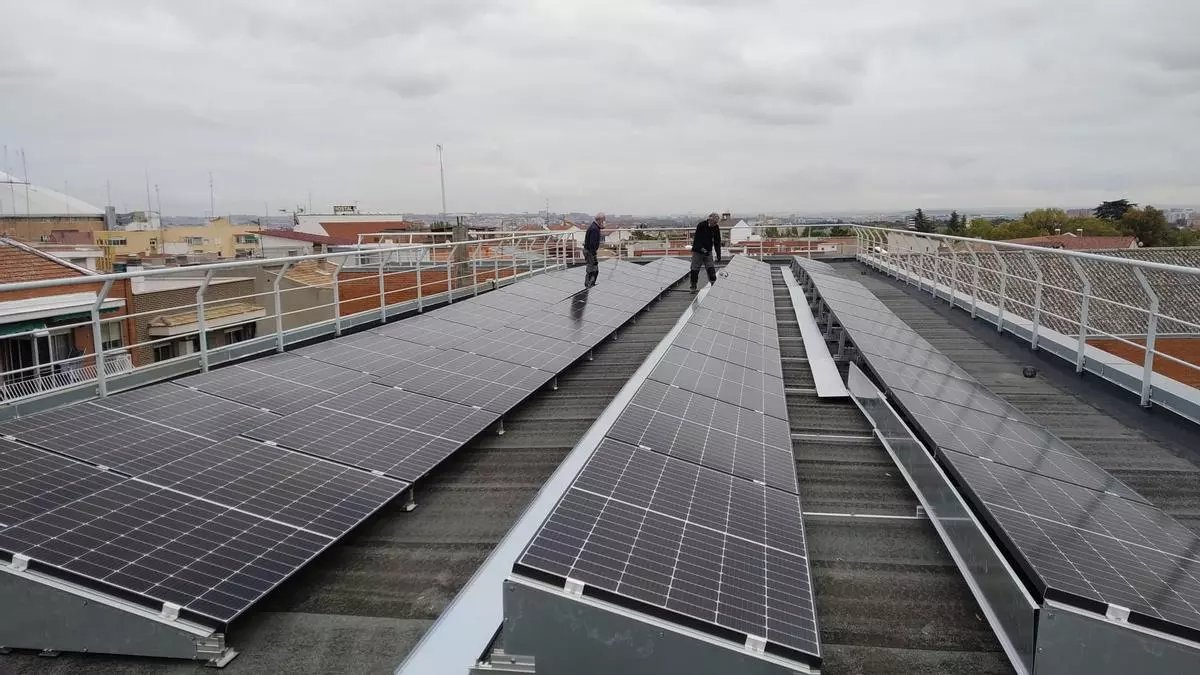 Las tormentas saharianas amenazan el futuro de la energía solar en Europa