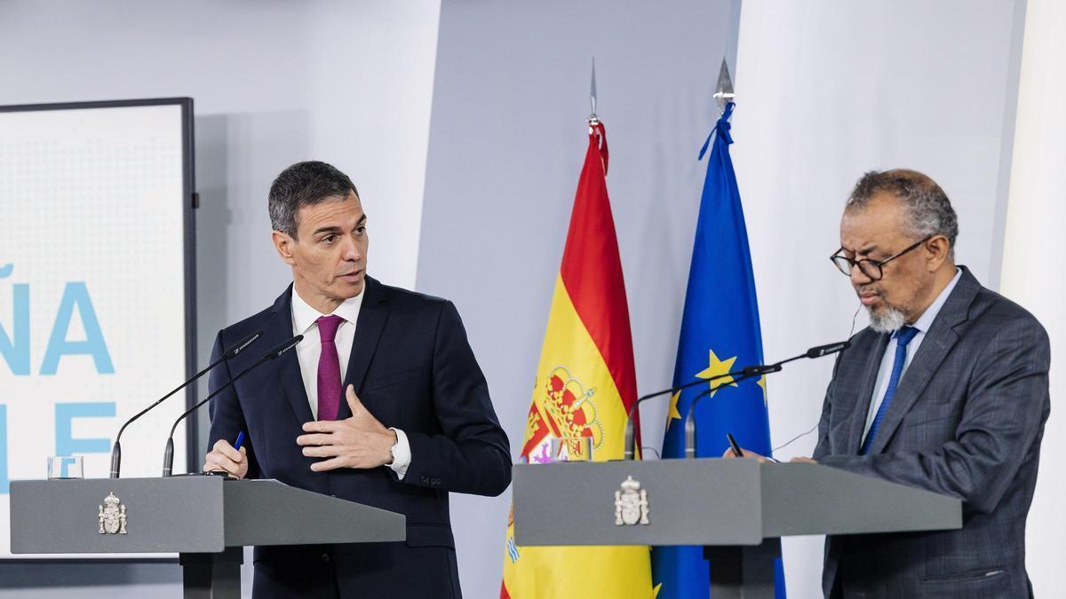Pedro Sánchez y Tedros Adhanom.