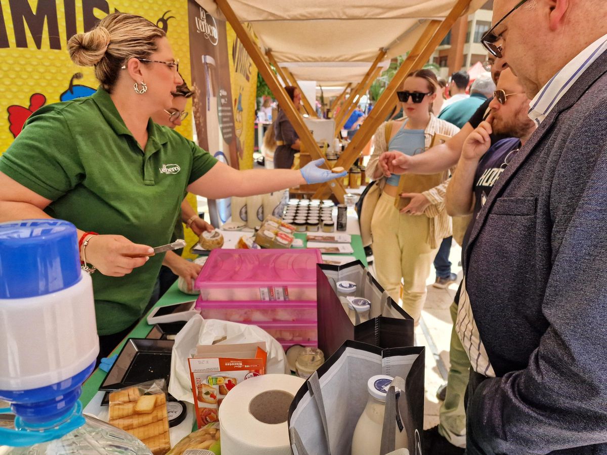 Todas las personas pudieron degustar los productos de Coagacart.