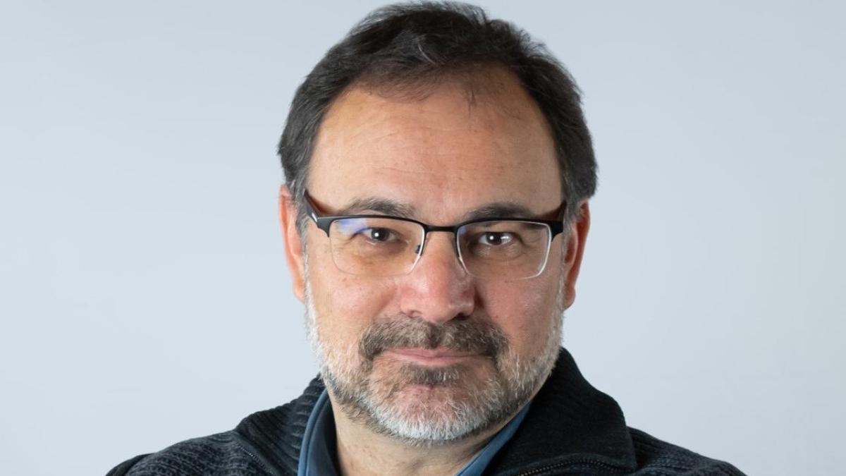 Casanovas, que hasta ahora era director general de Badalona Comunicació, entidad que integra los medios públicos de esta ciudad, dirigirá una redacción de una setentena de periodistas que producen 8 programas informativos.