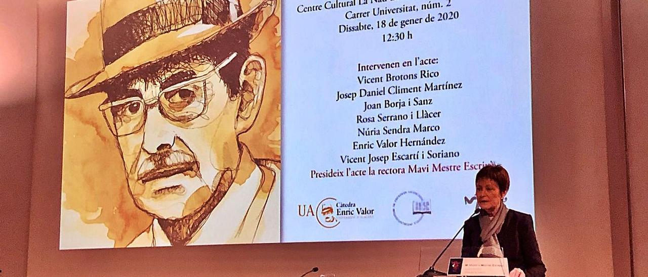 Imagen de un acto de homenaje a Enric Valor celebrado en la Universitat de València. | F.B.
