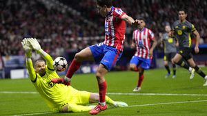 Atlético de Madrid - Lille: La actuación de Lucas Chevalier