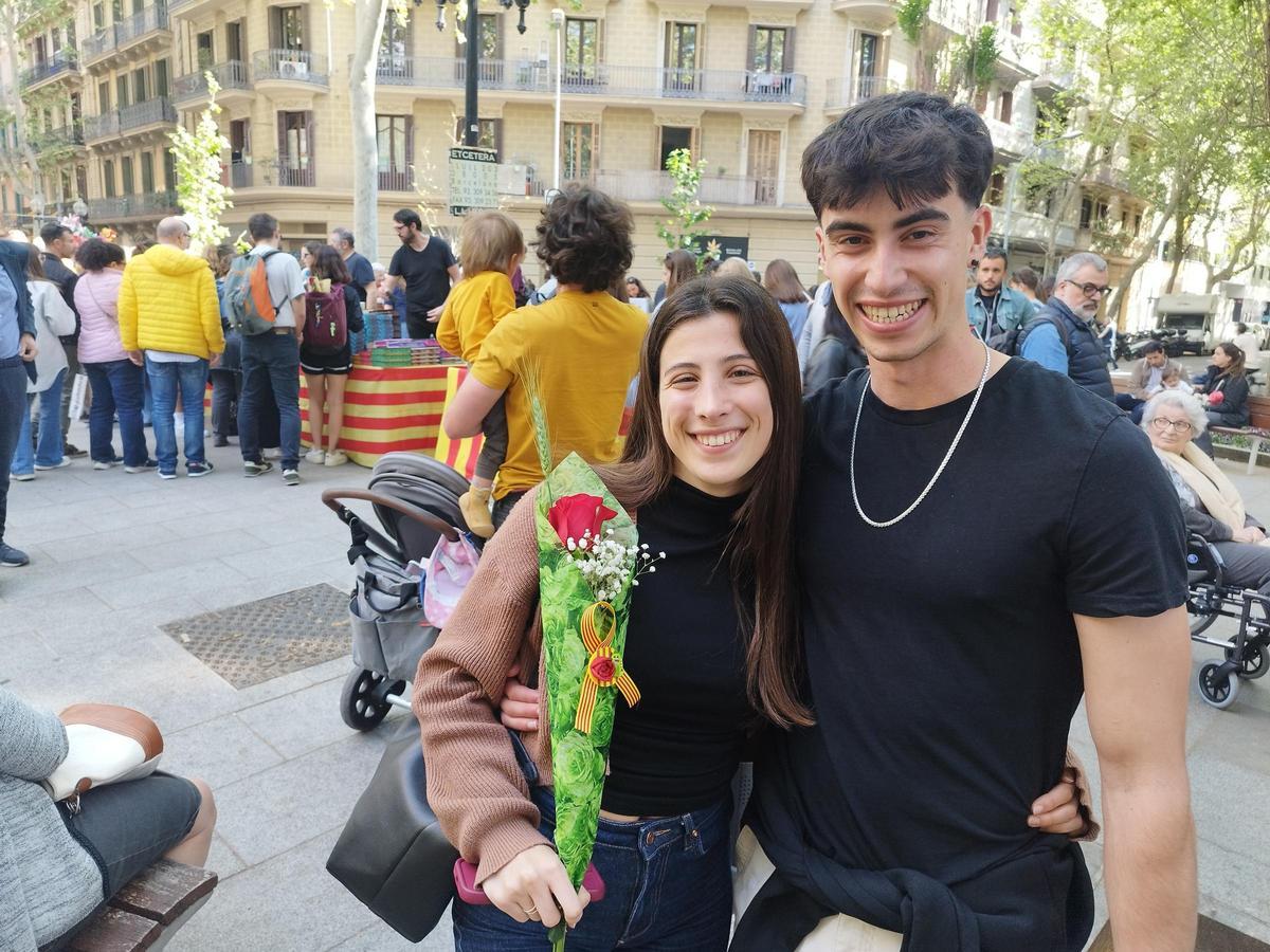 Mireia García y Aitor Ruíz, en la Rambla del Poblenou