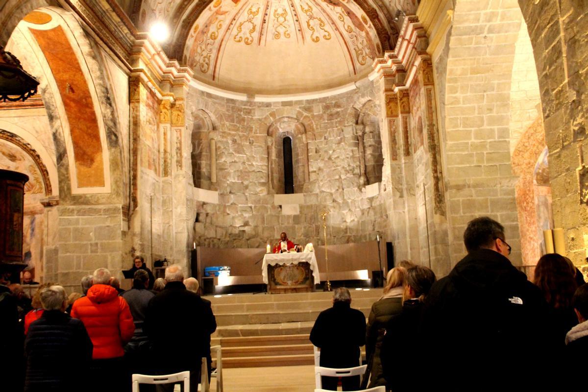 Un moment de l'ofici religiós a Sant Benet