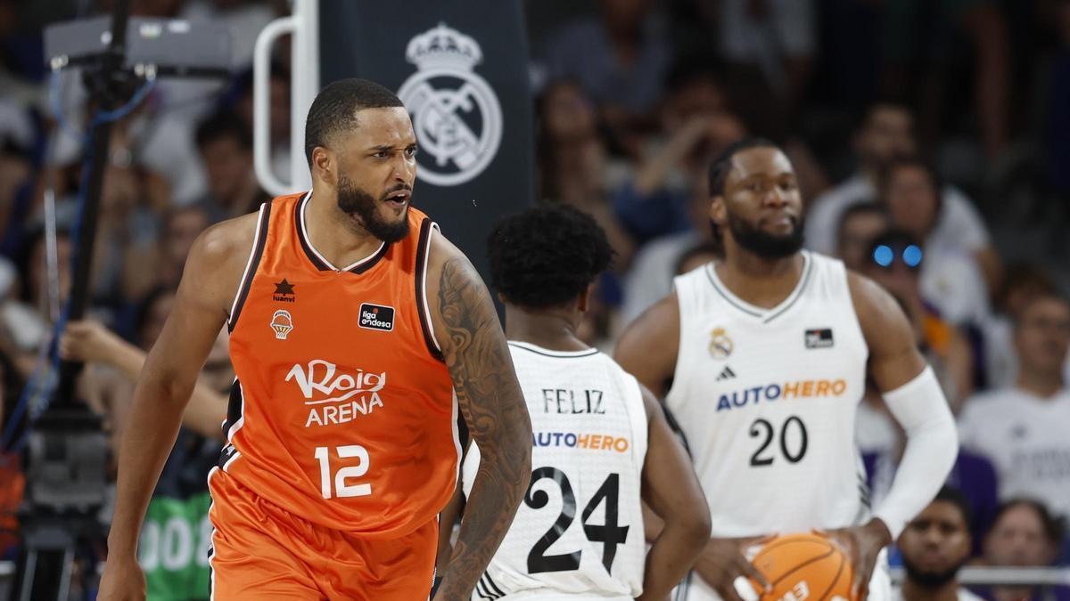 Joel Soriano, durante su estadía en Valencia Basket.