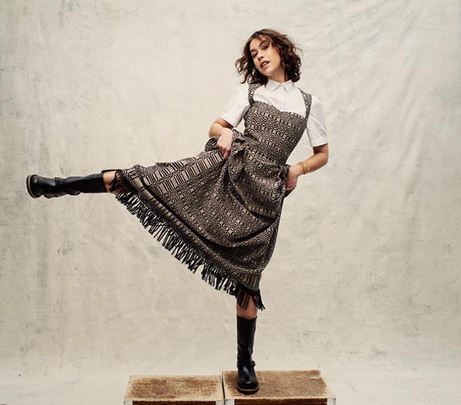 Greta Fernández con total look de Dior