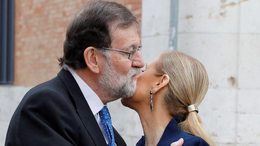 Rajoy y Cifuentes se reencuentran en la entrega del Cervantes.