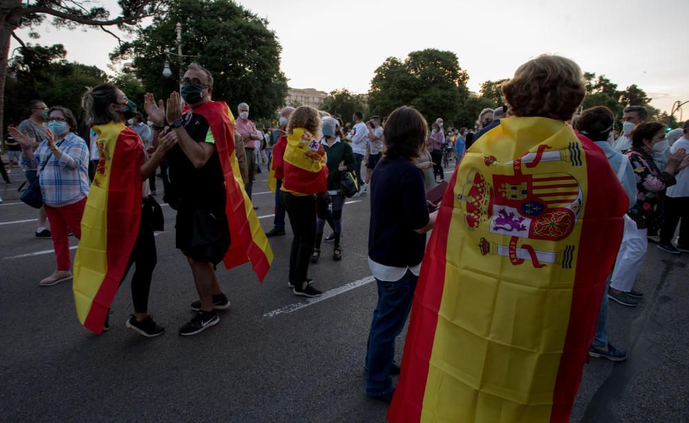 Concentración contra el gobierno en València
