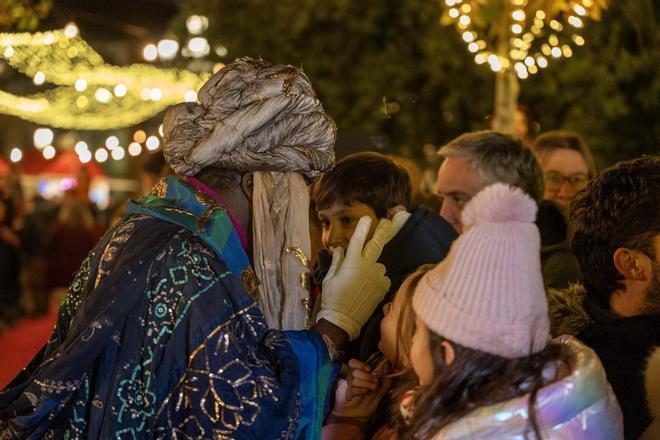 Fotogalería | Así fue el paso de los Reyes Magos por Badajoz