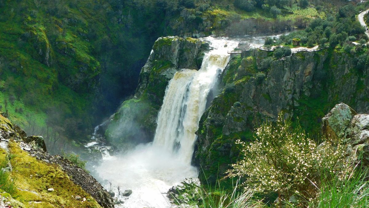 Las cataratas del Niágara españolas son un espectáculo que tienes que visitar una vez en la vida