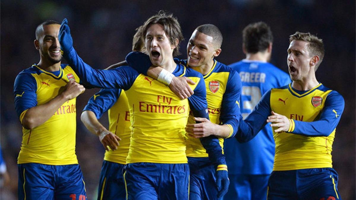 Los jugadores del Arsenal celebran uno de los goles