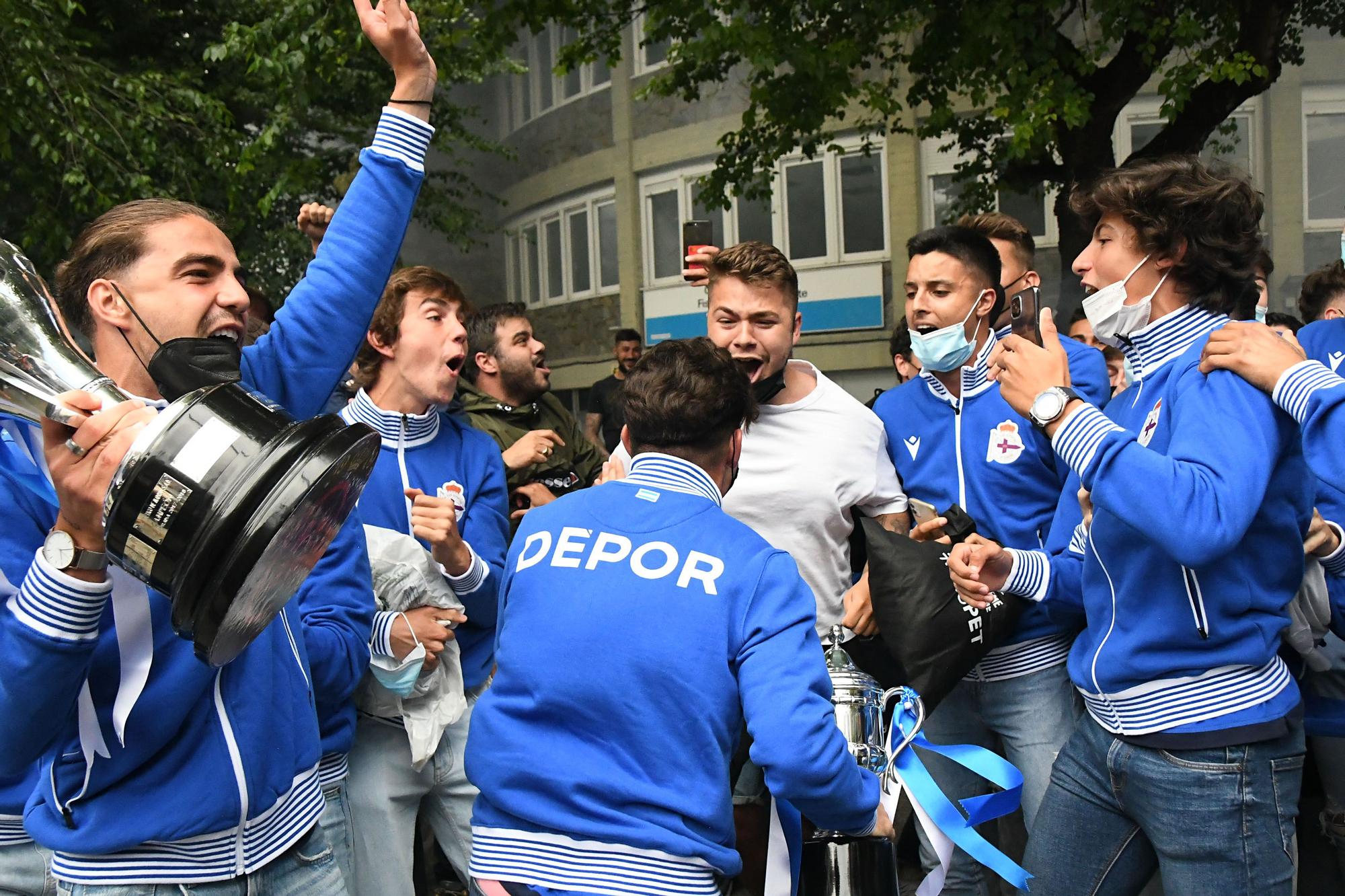 Los juveniles del Dépor celebran en A Coruña su Copa de Campeones