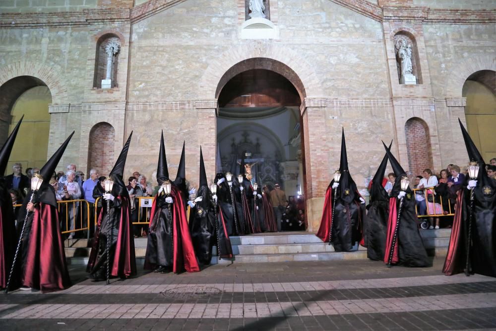 Procesión del Santo Entierro de Cristo en Torrevieja, Viernes Santo, con la participación de 18 imágenes y 154 cofradías