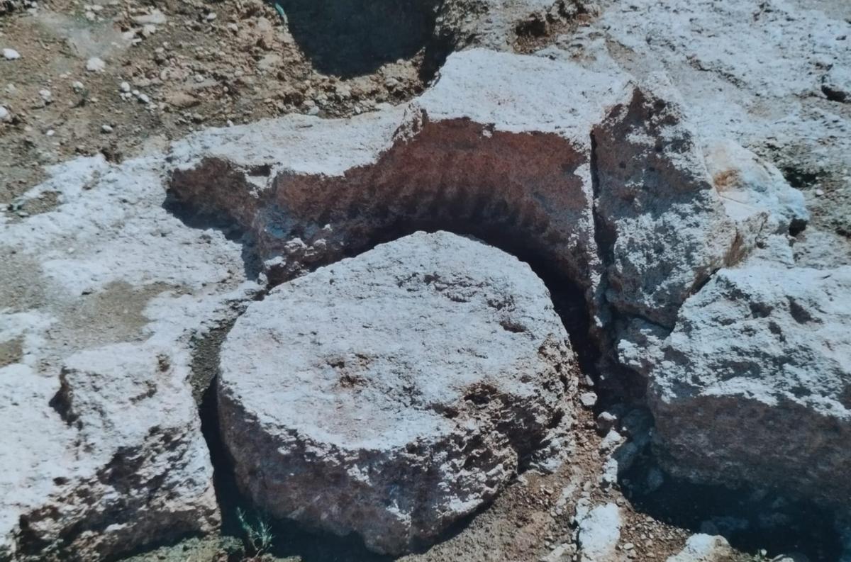 Los arqueólogos han descubierto centenares de improntas de la extracción de estas piezas circulares