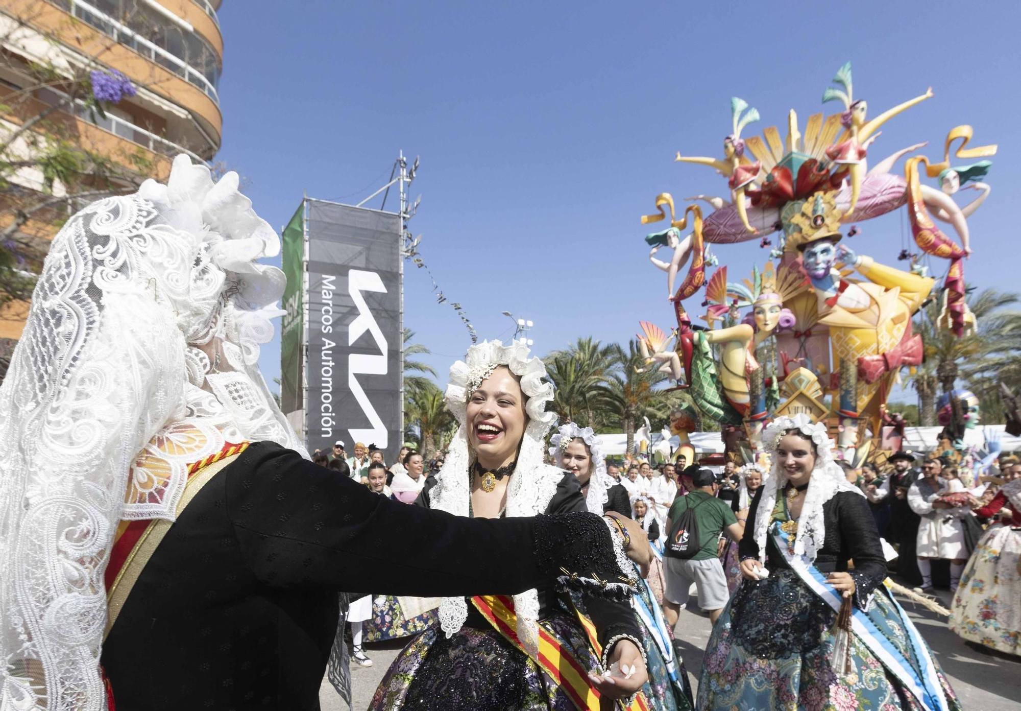 Baver - Els Antigons gana por primera vez el premio a la mejor hoguera de Alicante