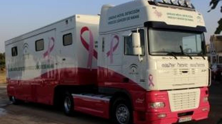 Imagen de la unidad móvil contra el cáncer de mama.