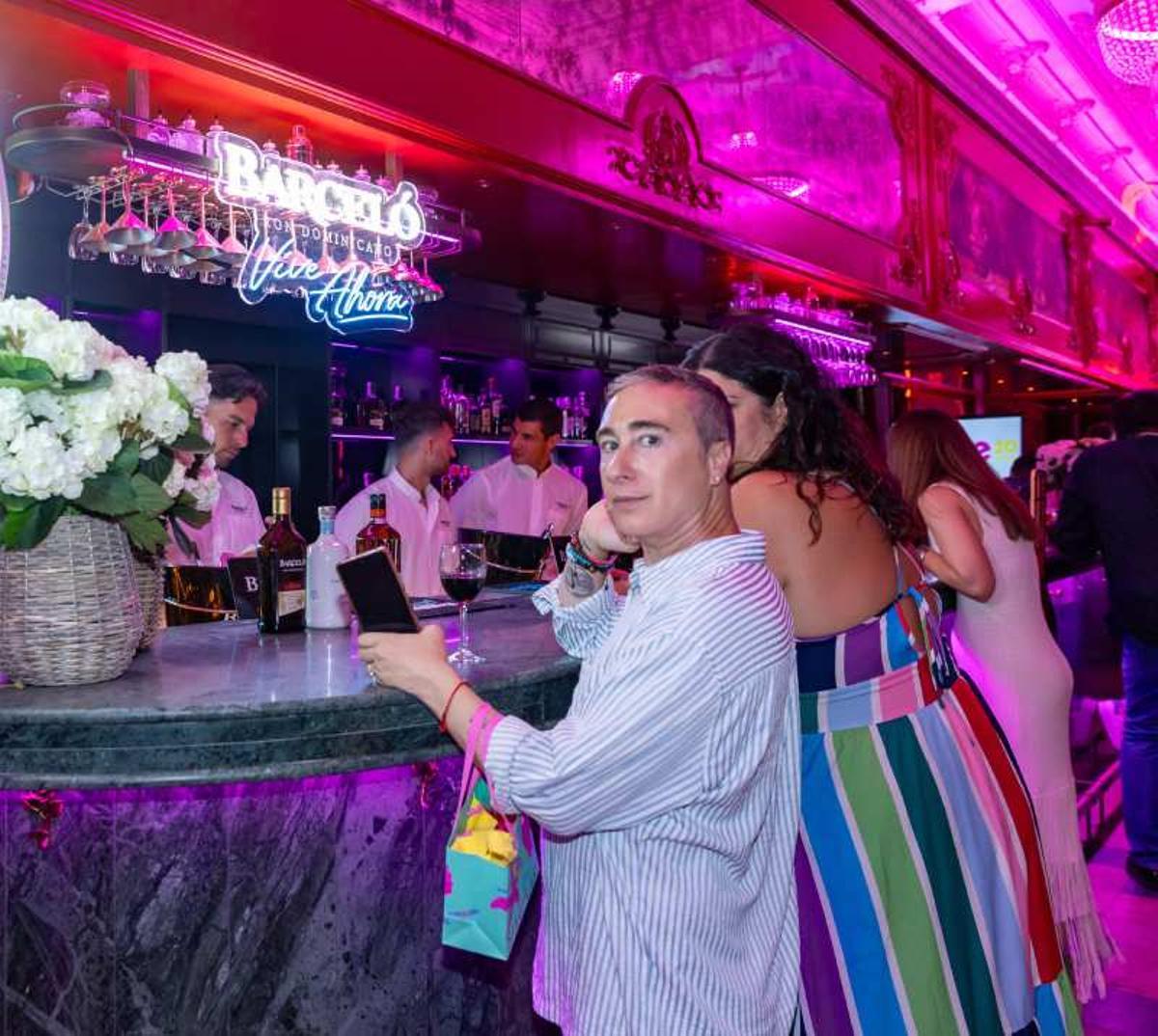 Un cóctel de Ron Barceló en la Cuore Summer Party es el auténtico 'Vive Ahora'