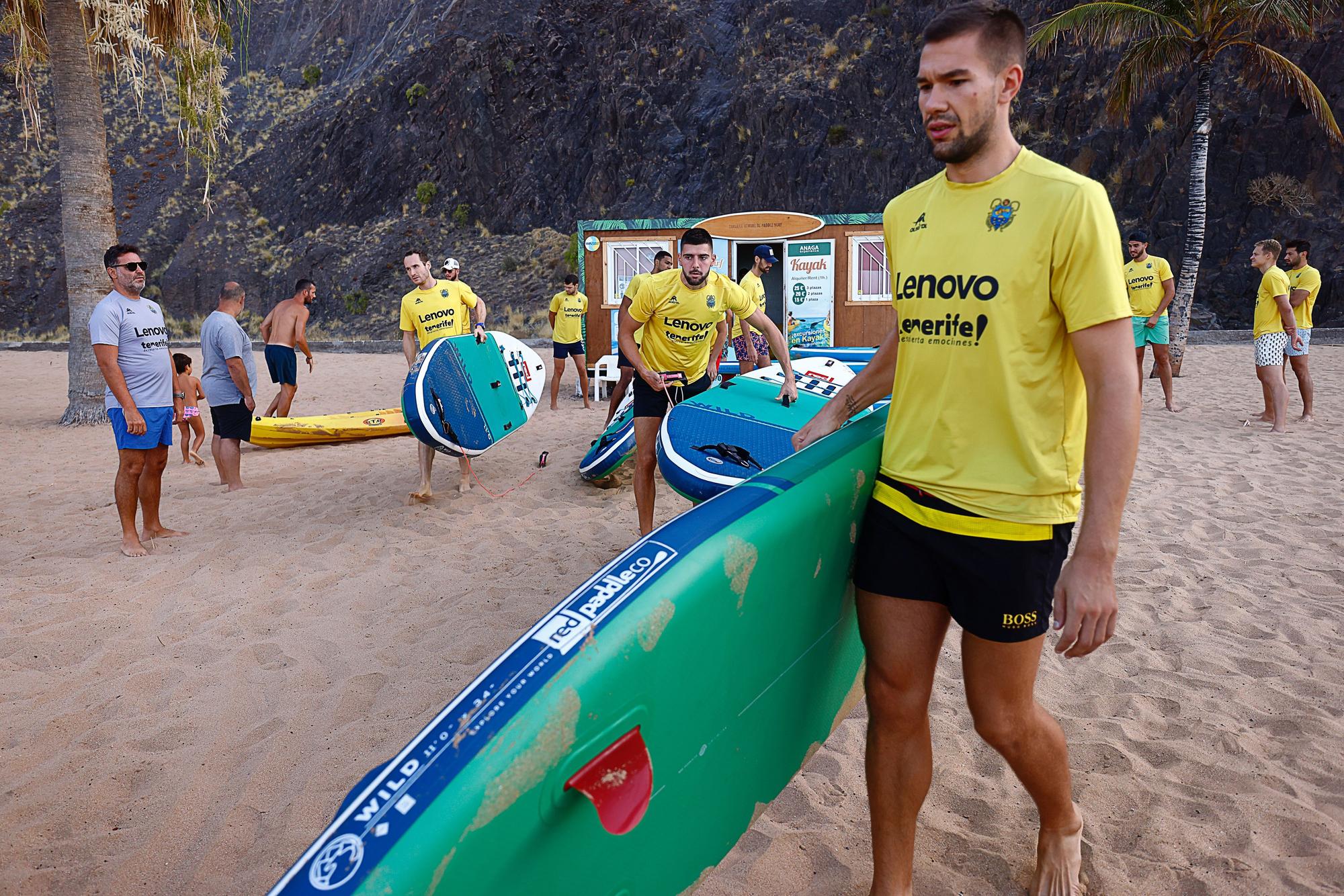 Sesión de paddle surf y kayak del  Lenovo Tenerife