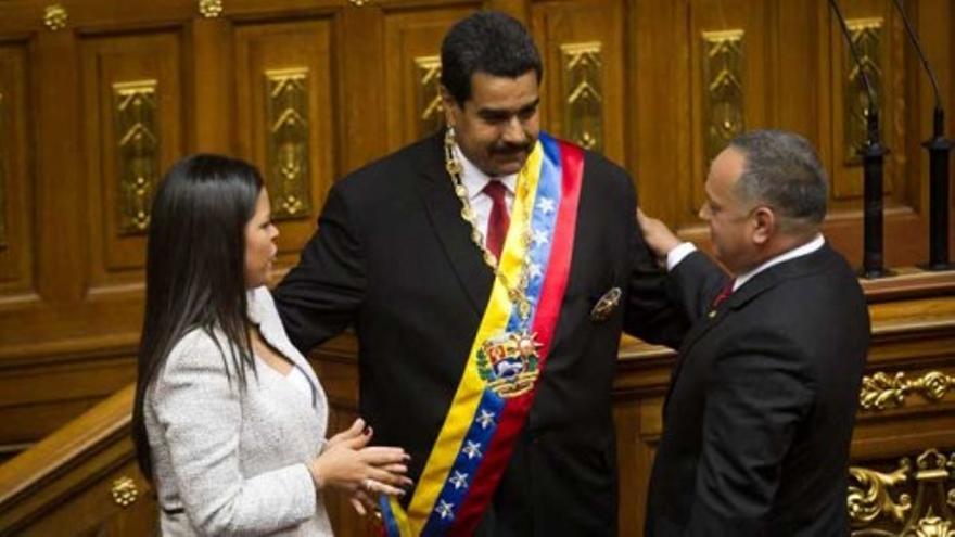Un intruso se cuela en la investidura de Maduro
