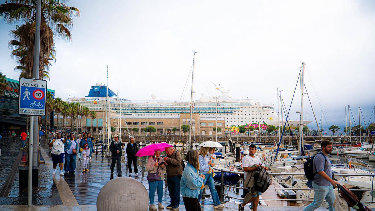 Escala del crucero NORWEGIAN SKY en Vigo este martes.