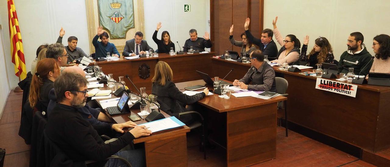 Una sessió plenària a l'Ajuntament de Banyoles, en una imatge d'arxiu.
