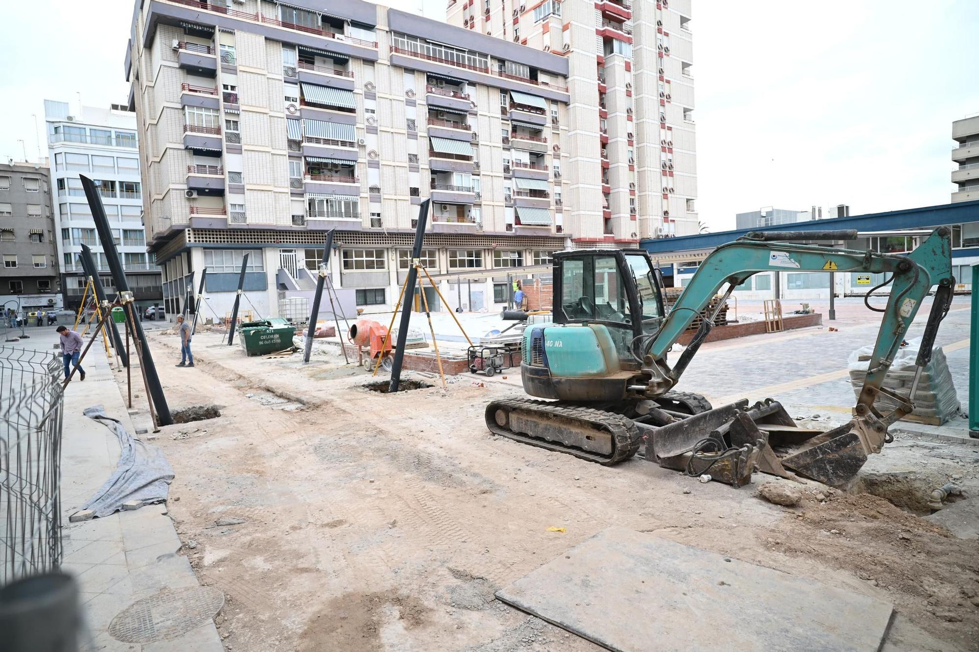 Así van las obras de la plaza de los pisos azules en Elche