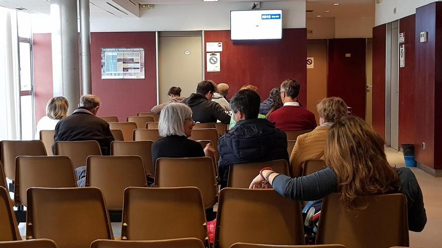 Sala de espera de consultas de Primaria en el centro de salud Virxe Peregrina de Pontevedra.