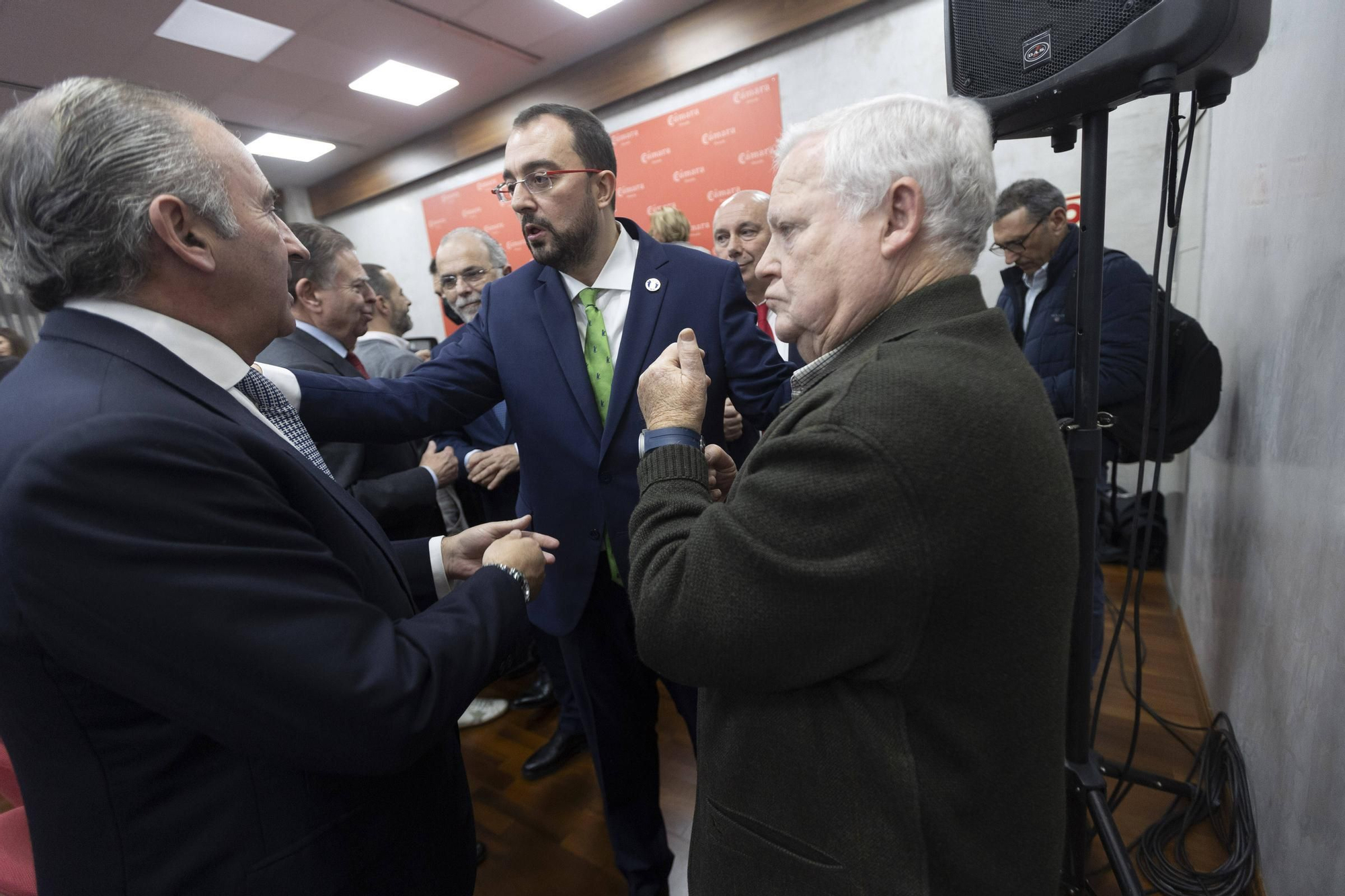 En imágenes: Obdulia Fernández recoge la Medalla de Oro de la Cámara de Oviedo