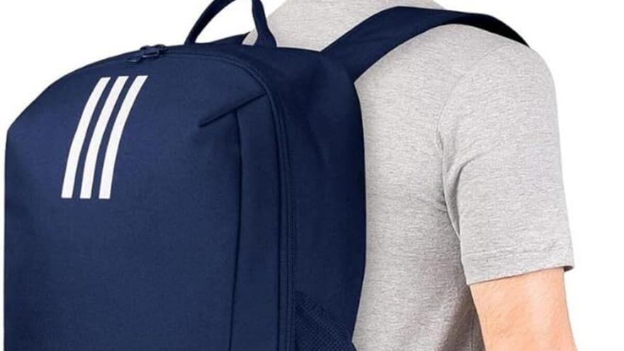 ¡38 chollazos de Amazon que debes aprovechar! Esta mochila de Adidas es ideal para viajar este verano